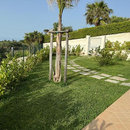 Villa Dei Fiori 赞布隆内 外观 照片
