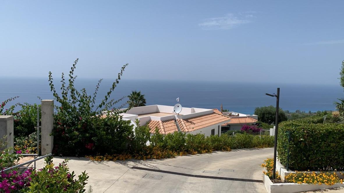 Villa Dei Fiori 赞布隆内 外观 照片