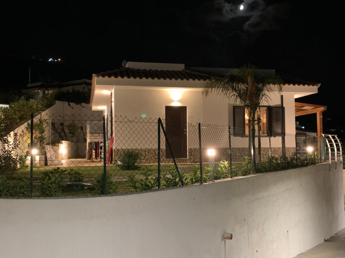 Villa Dei Fiori 赞布隆内 外观 照片