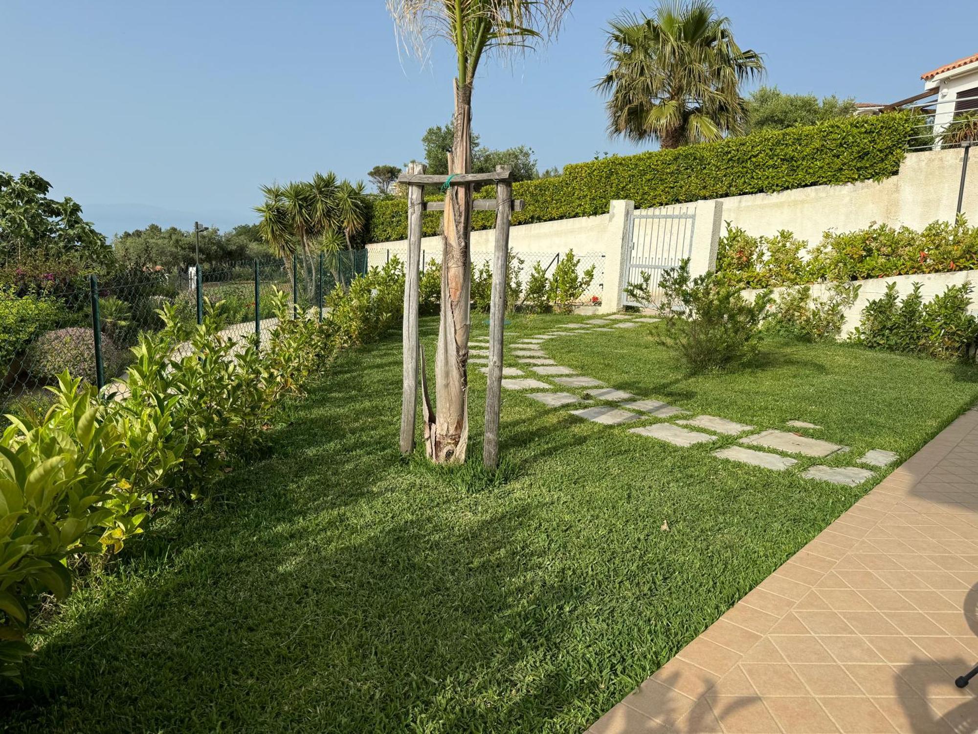 Villa Dei Fiori 赞布隆内 外观 照片
